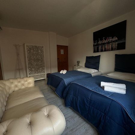 Pm 1 Via Armando Diaz Guest House オルビア エクステリア 写真
